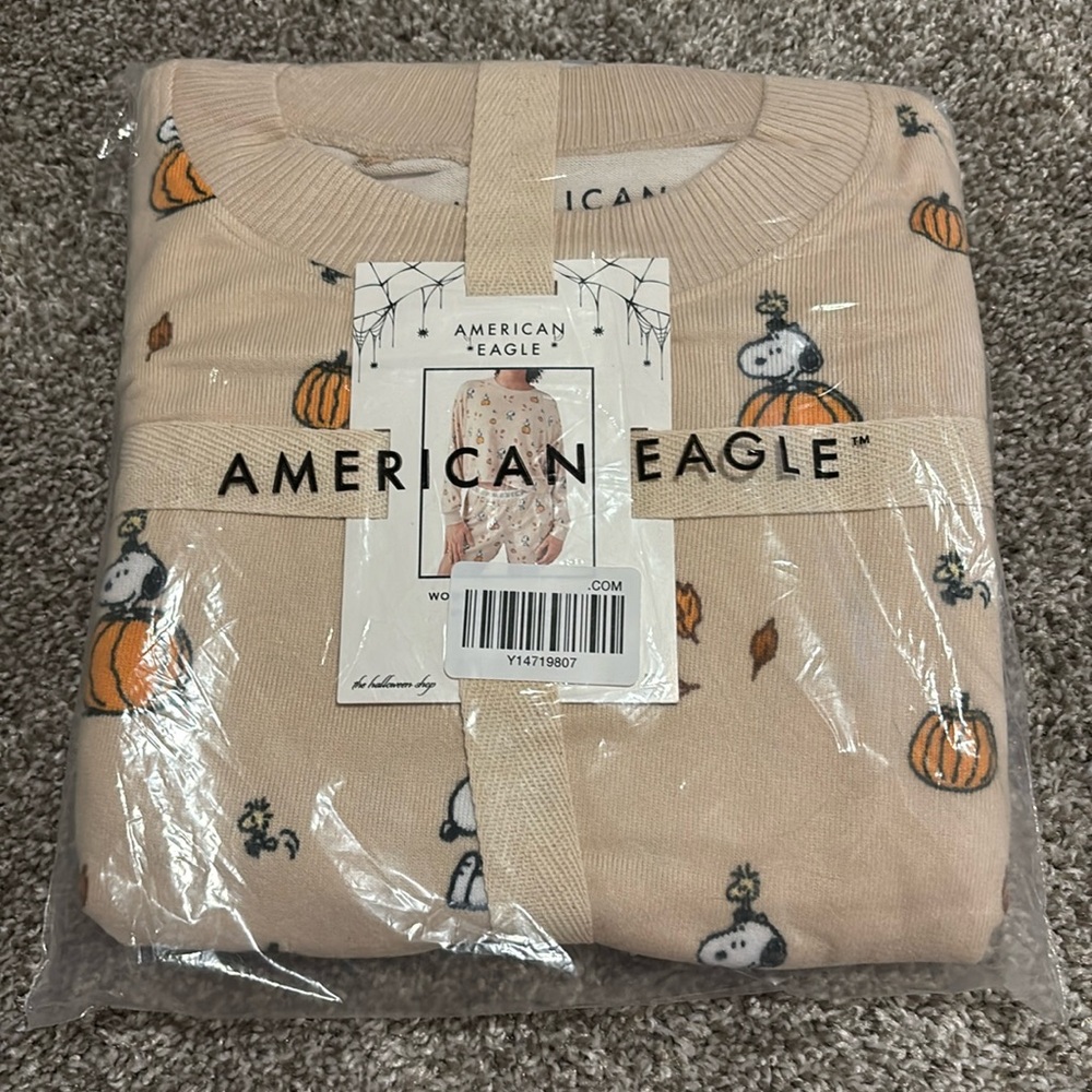 NWT Snoopy Peanuts PJ set